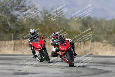 media/Dec-01-2025-Moto Forza (Mon) [[2daa91e15f]]/3-Beginner Group/Session 3 (Turn 3)/